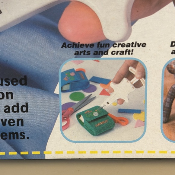 Button Magic portable buttoning machine - Picture 2 of 9